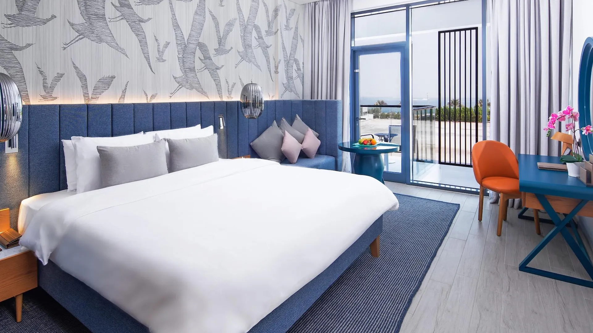 C Central Hotel And Resort The Palm Dubai